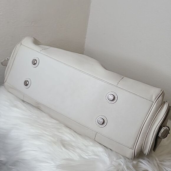 💯 Authentic Christian Dior Handbag🍀 - Picture 11 of 14